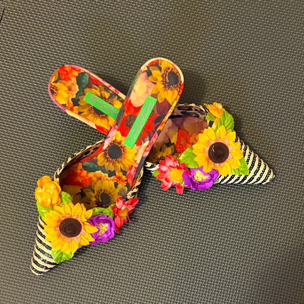 Vintage Beverly Feldman GardenCore Fairy Sunflower Pointed Toe  Kitten Heels